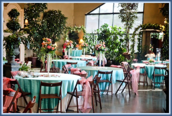 Looking for the perfect indoor garden setting? The Atrium at Western Gardens Wedding Reception Center is the ideal venue for the wedding you've been dreaming of!